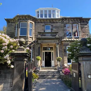 Bed & Breakfast Claremont House